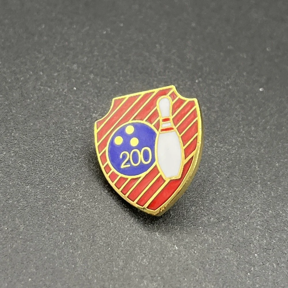 Bowling 200 Award Shield Crest Lapel‎ Hat Pin